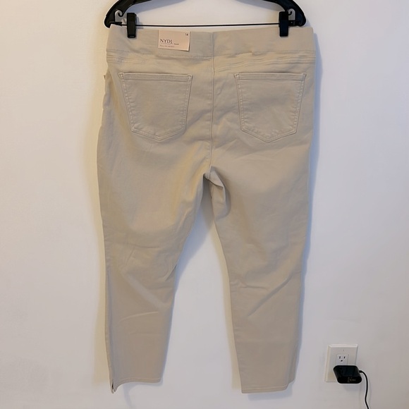 NYDJ Pull On Skinny Ankle Jeans in Feather - Picture 3 of 9